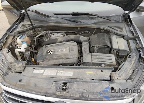 2017 Volkswagen Passat 1.8T S z USA, uszkodzony, nr VIN 1VWAT7A38HC053307